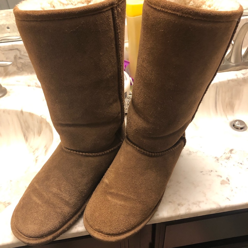 Bearpaw boots / similar to Uggs/ great conditions
